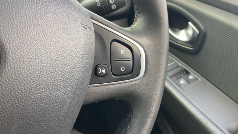 Renault Clio 0.9 TCE 90 Iconic 5dr Petrol Hatchback